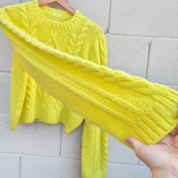 MOTHER | Wide Sleeve Extended Sleeve Crop Cable Sweater in Highlight of My Life - Picture 5 of 16